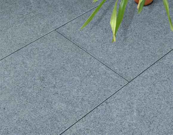 Terrassenplatten Granit anthrazit | naturstein-online-kaufen.de