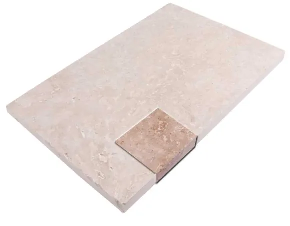 Handmuster von Terrassenplatten Travertin Classic beige-braun