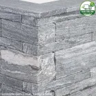 Klostermauersteine aus BIASCA Gneis – silbergrau-linierter Naturstein