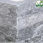 Mauersteine aus BIASCA Gneis – silbergrau-linierter Naturstein