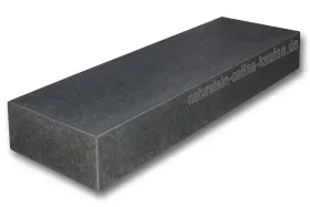 Basalt Blockstufen – robuste & elegante Naturstein-Treppenstufen für den Außenbereich