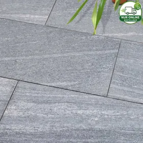 BIASCA Terrassenplatten aus Gneis – elegante Natursteinplatten mit charakteristischer Struktur