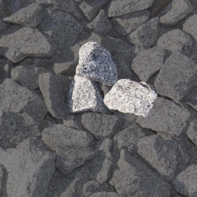 Mustersteine der 
Gabionenfüllung Granit hellgrau