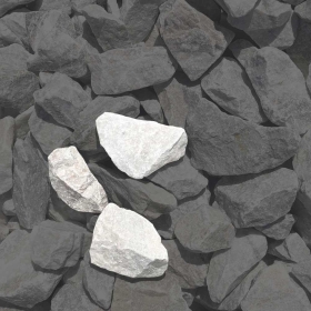 Mustersteine der 
Gabionenfüllung Marmor weiß