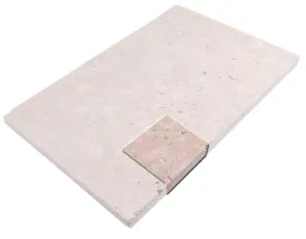 Handmuster von Terrassenplatten Travertin Vanilla