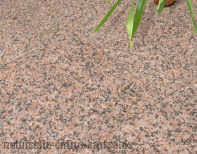 Terrassenplatten Granit rot G562 | naturstein-online-kaufen.de