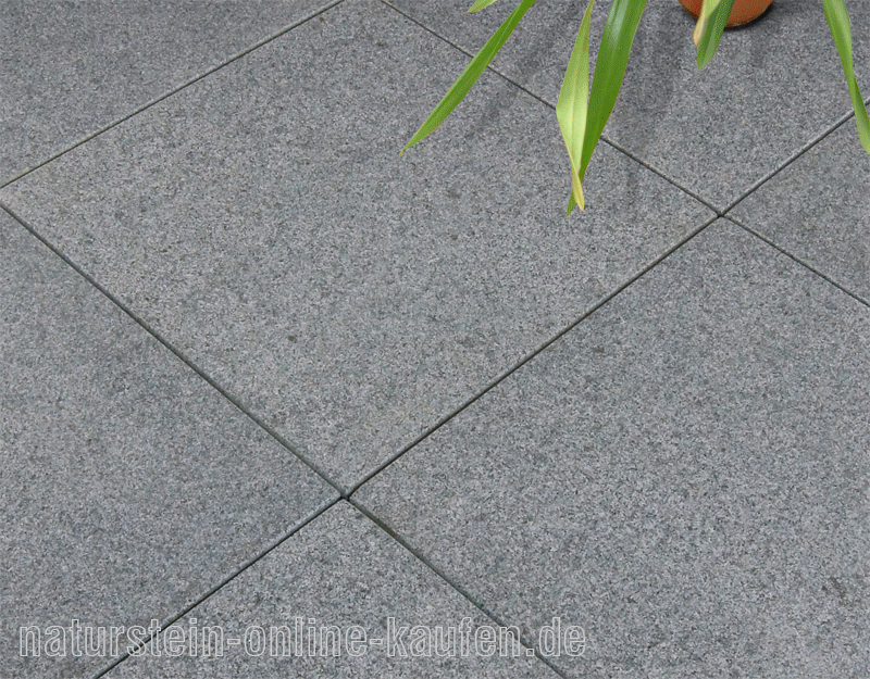 Terrassenplatten G654 / Tahiti Blue Elegance Linea sind edle, anthrazit - dunkelgraue Granitplatten